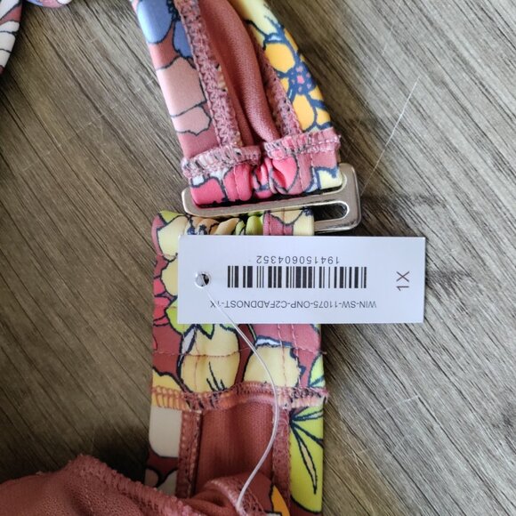 New Adore Me Floral One-Piece Swimsuit Plus Size 1X - Picture 5 of 7